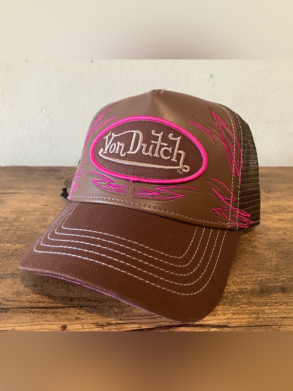 Von Dutch trucker hat